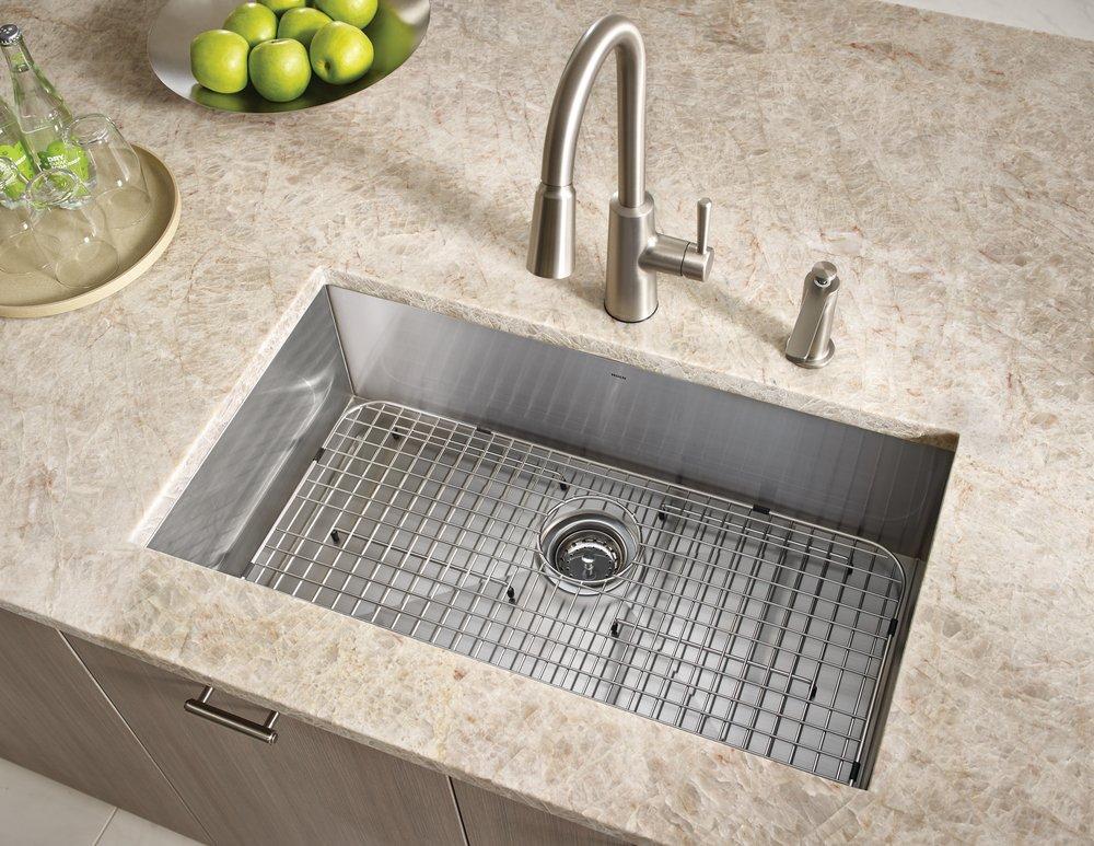 Moen Brushed Stainless Steel 31 x 18 in. No-Hole Stainless Steel Single Bowl Undermount Kitchen Sink 