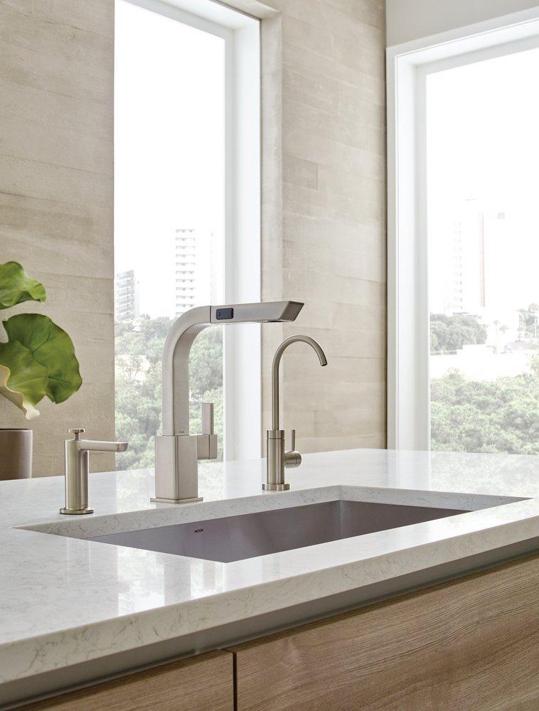 Moen Polished Chrome 1.5 gpm 1 Hole Deck Mount Beverage Faucet with Single Lever Handle 