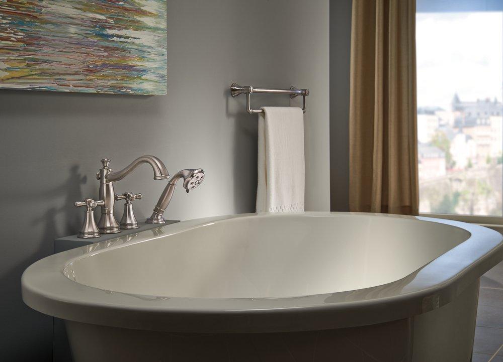 Delta Faucet Brilliance Stainless 24 in. Towel Bar 