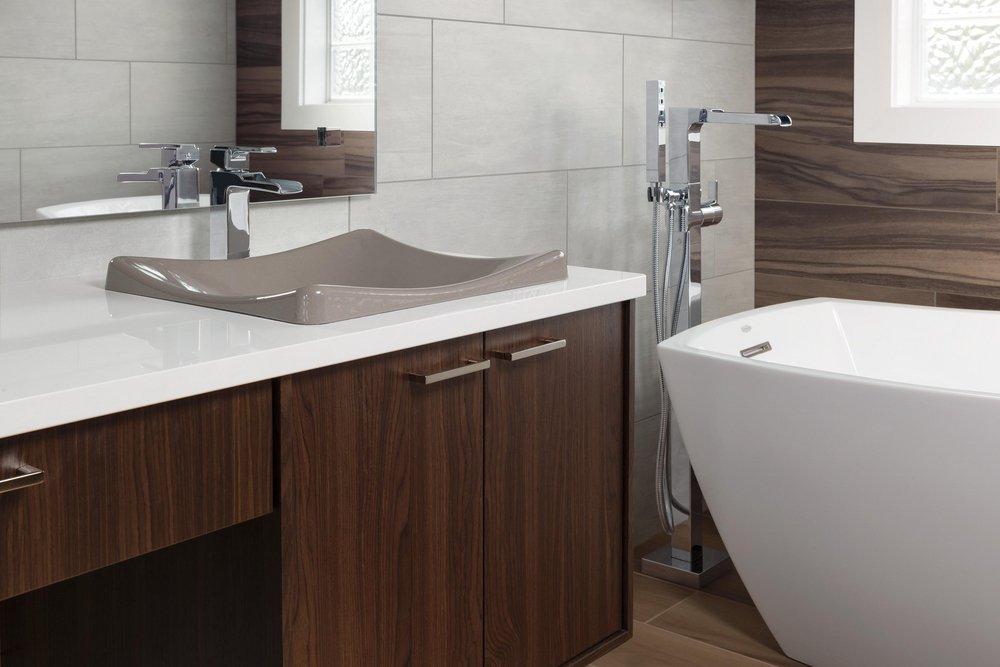 Delta Faucet Chrome Single Handle Monoblock Waterfall Bathroom Sink Faucet with Metal Pop-Up Drain 