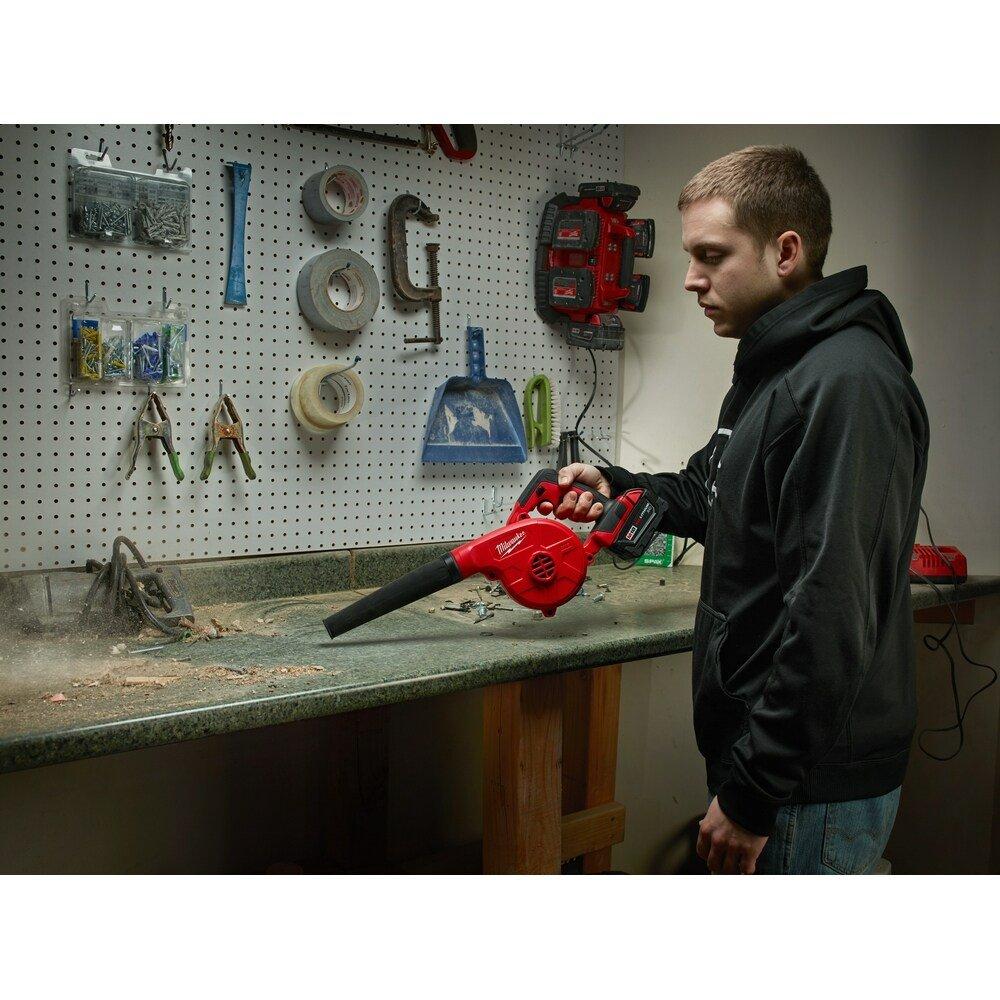 Milwaukee&reg; Red Cordless Compact Blower 