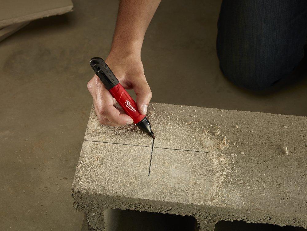 Milwaukee&reg; Silver Medium Paint Marker 