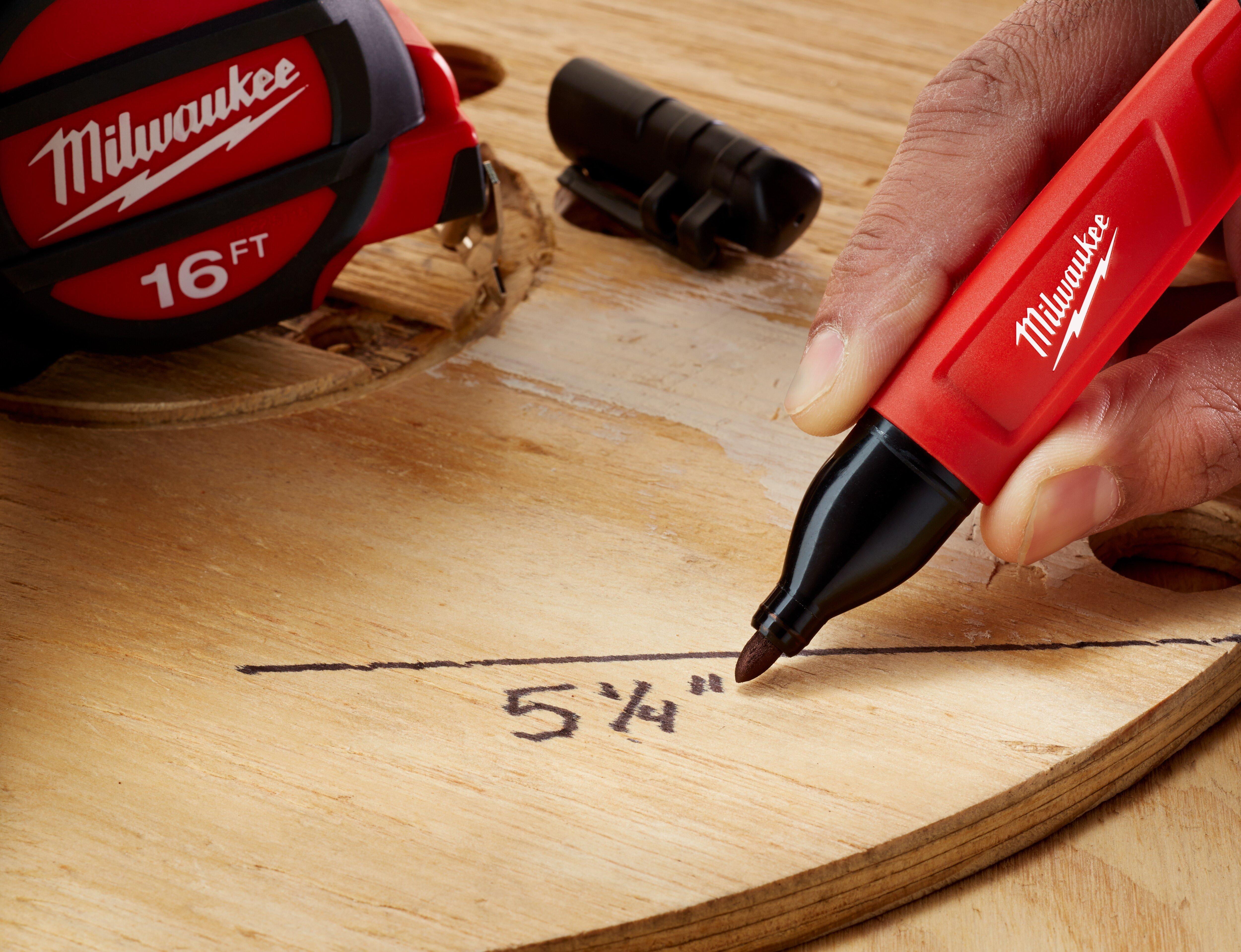 Milwaukee&reg; Silver Medium Paint Marker 