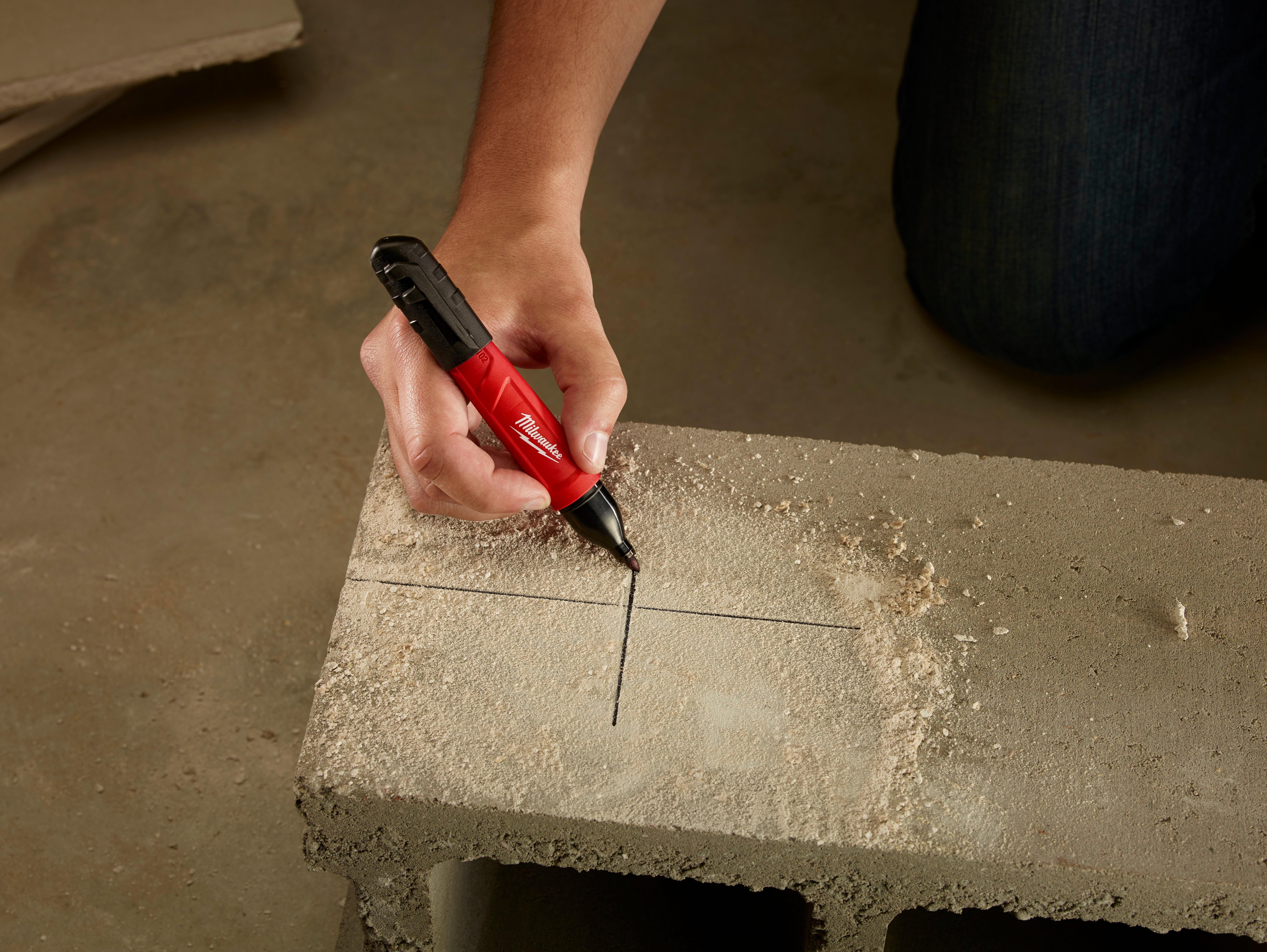 Milwaukee&reg; Silver Medium Paint Marker 