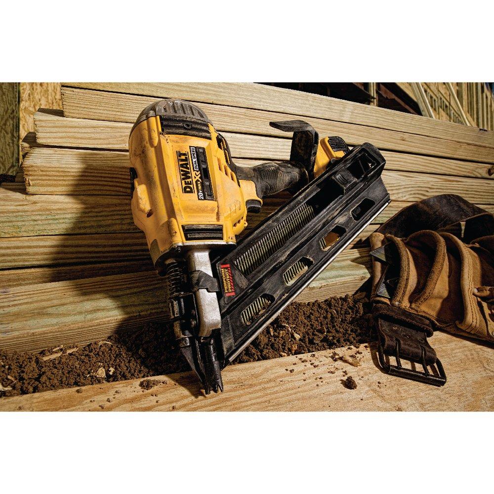 DEWALT Black Lithium-ion Nail Gun 