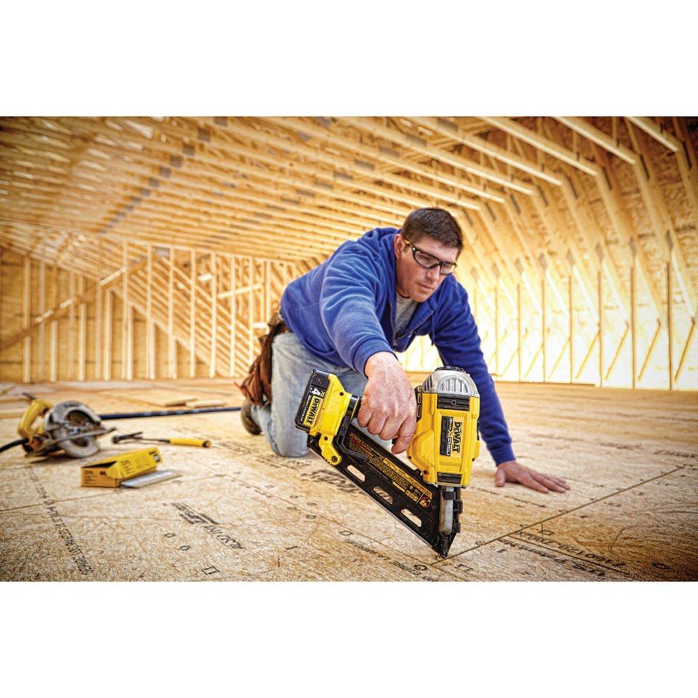 DEWALT Black Lithium-ion Nail Gun 