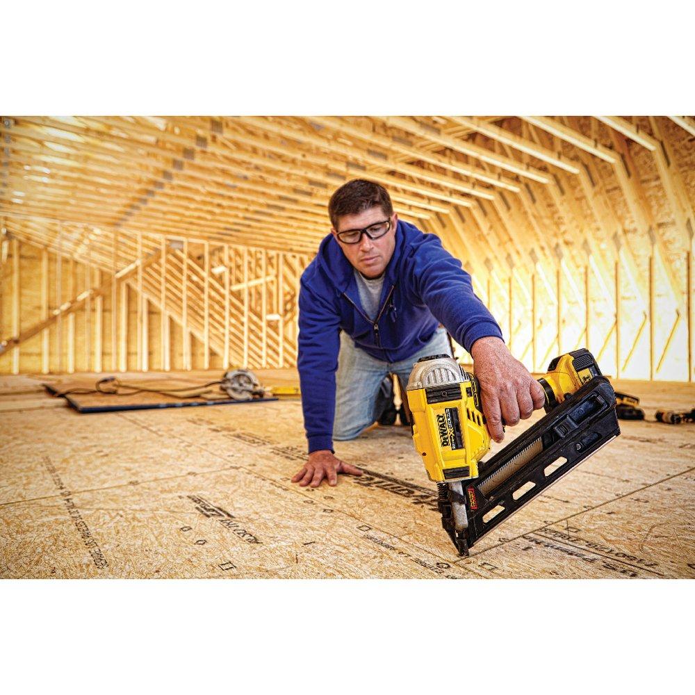 DEWALT Black Lithium-ion Nail Gun 