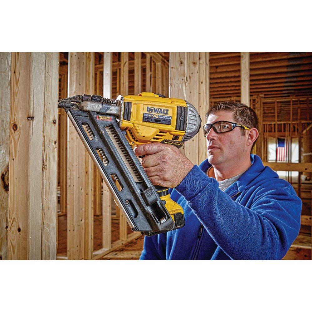 DEWALT Black Lithium-ion Nail Gun 