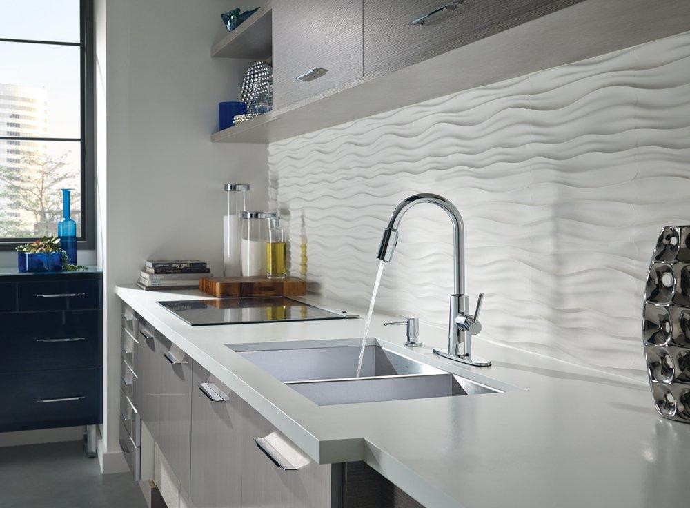 Moen Polished Chrome Single Handle Pull Down Kitchen Faucet 