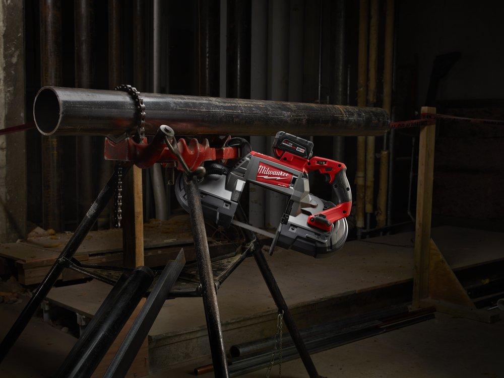 Milwaukee&reg; Cordless 18V Redlithium&trade; Band Saw 