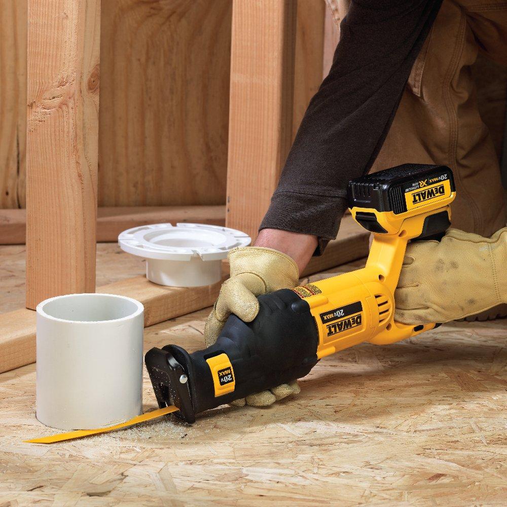 DEWALT Yellow Cordless 5 AMP Lithium-ion Reciprocating Saw Tool Kit 