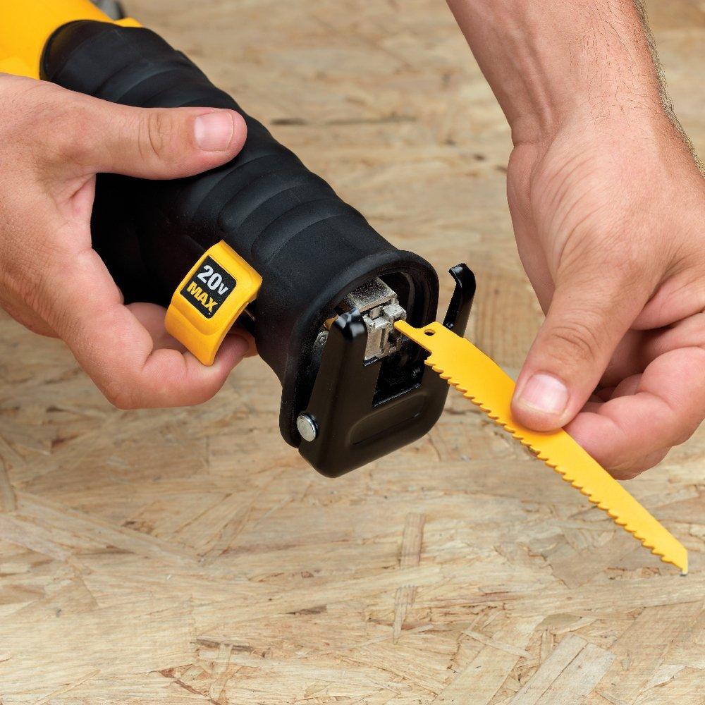 DEWALT Yellow Cordless 5 AMP Lithium-ion Reciprocating Saw Tool Kit 