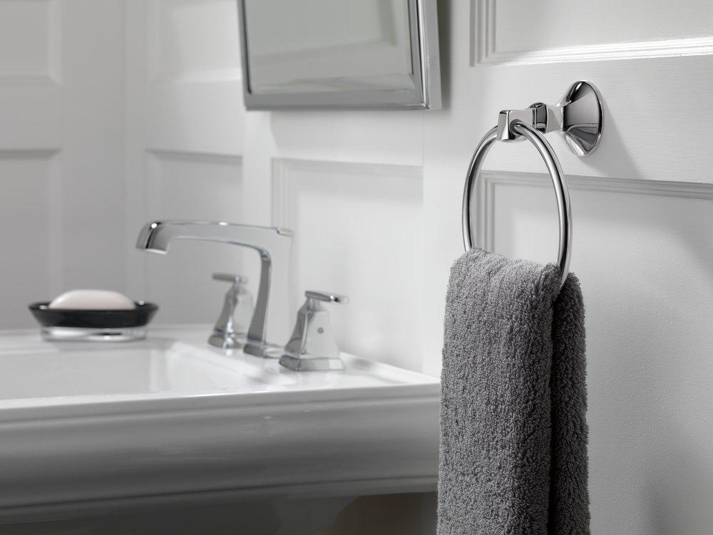 Delta Faucet Chrome Two Handle Widespread Bathroom Sink Faucet with Pop-Up Drain Assembly 