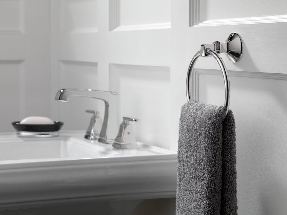 Delta Faucet Brilliance Stainless Two Handle Widespread Bathroom Sink Faucet with Pop-Up Drain Assembly 