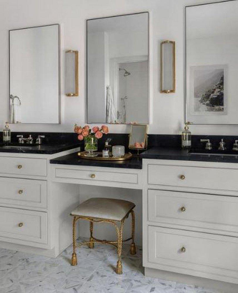 Visual Comfort & Co. Signature Hand-Rubbed Antique Brass 2-Light 60W 18 in. Wall Sconce 