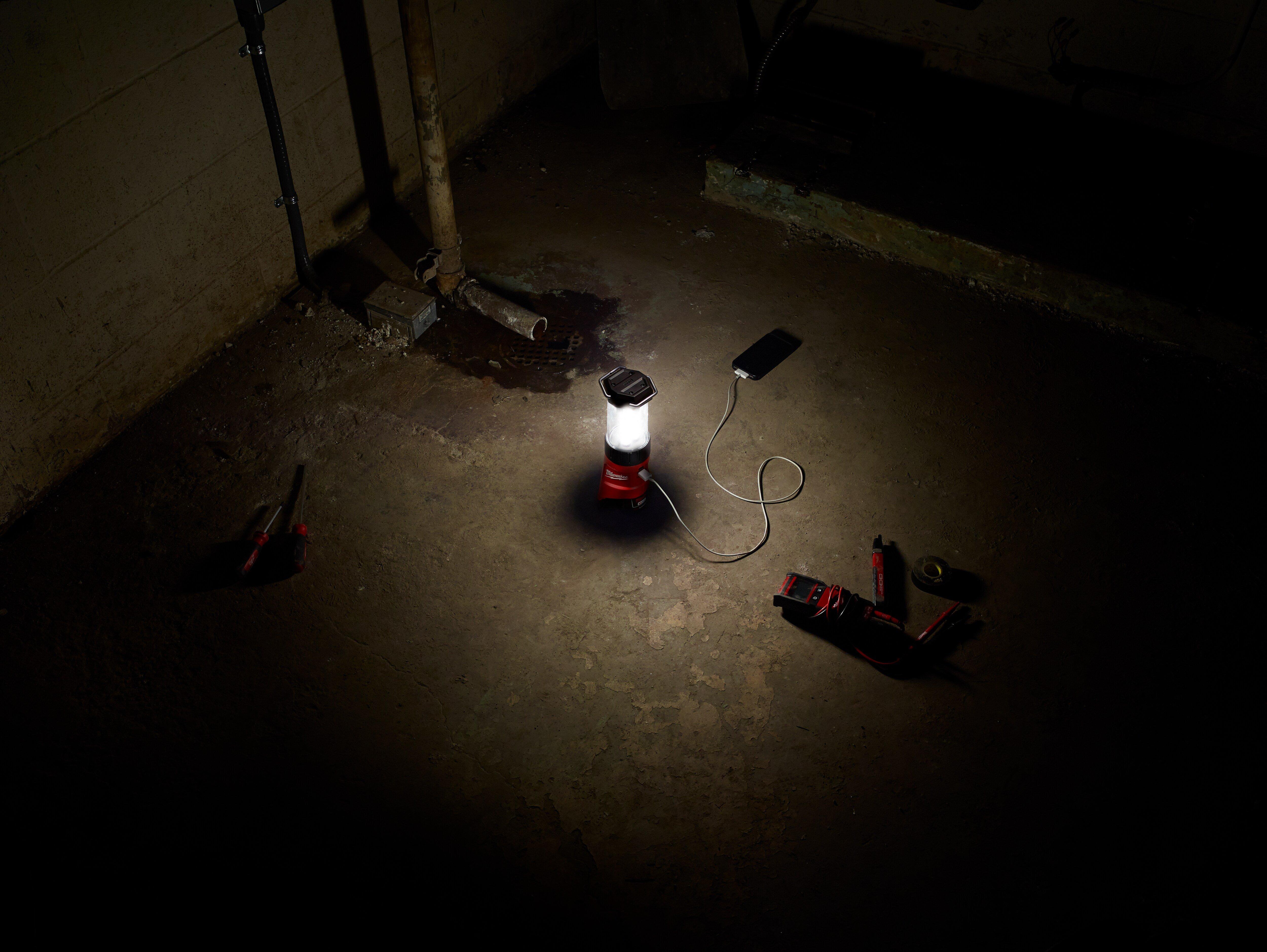 Milwaukee&reg; LED Latern/Flood Light 