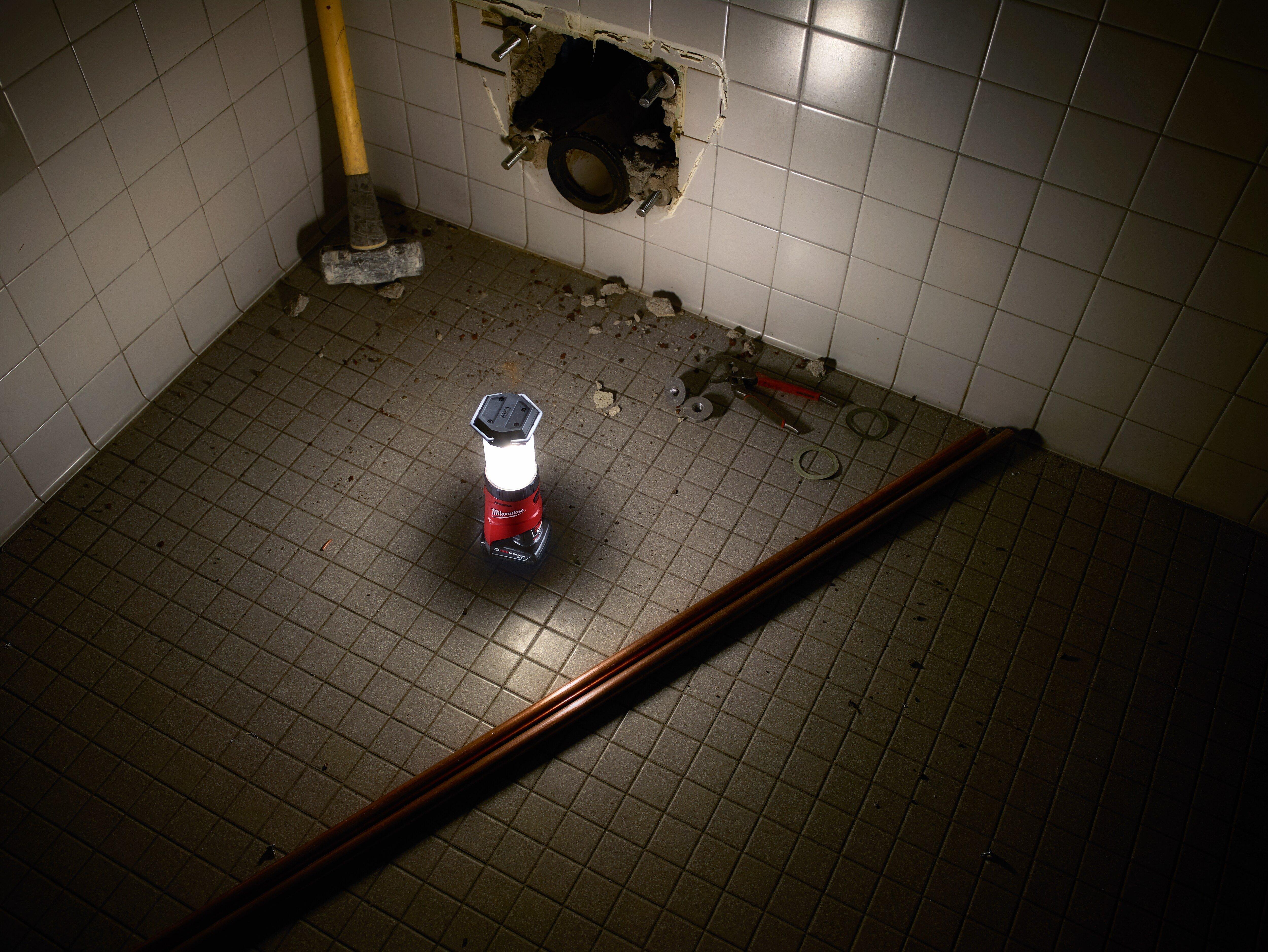 Milwaukee&reg; LED Latern/Flood Light 