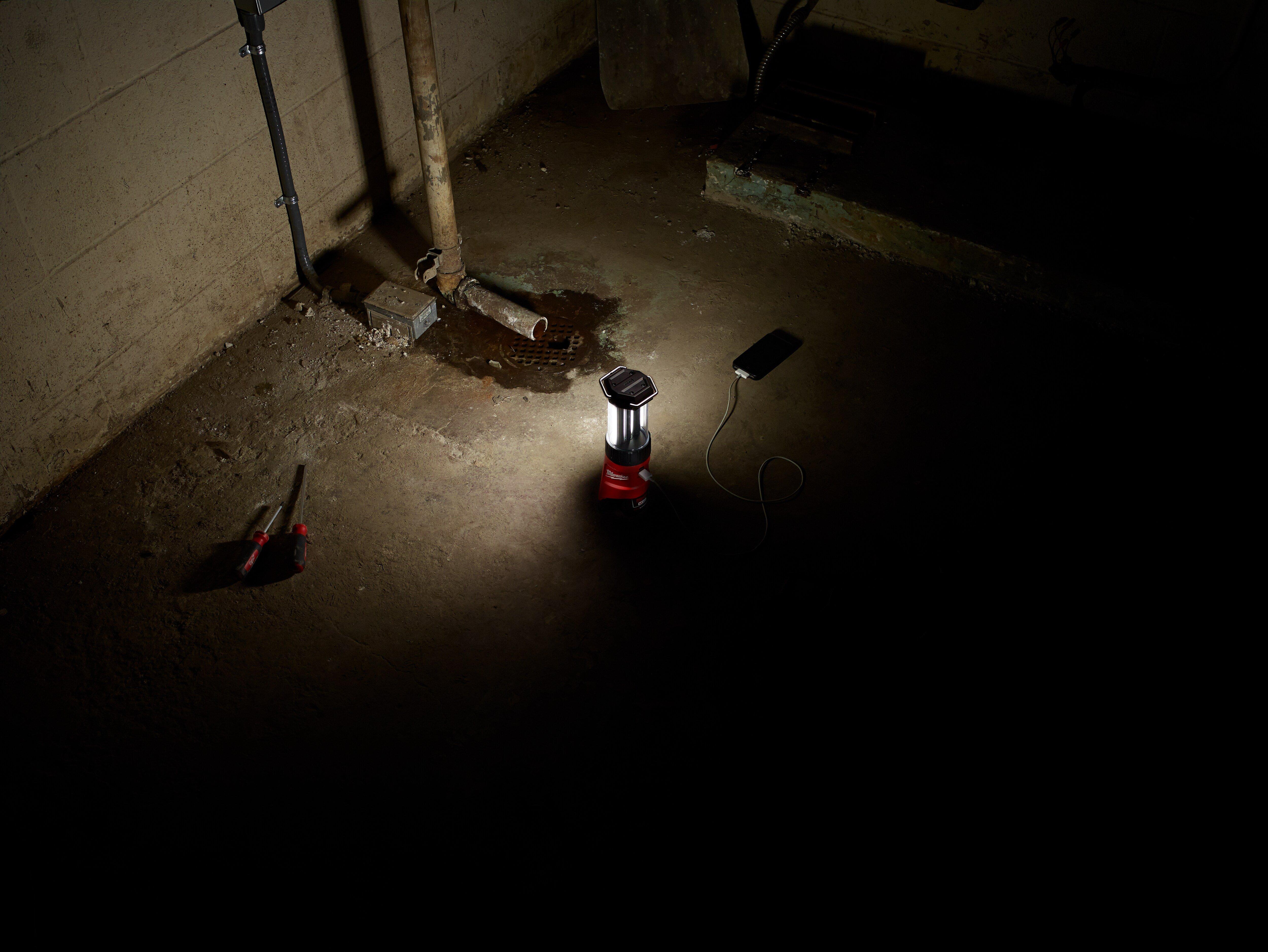 Milwaukee&reg; LED Latern/Flood Light 