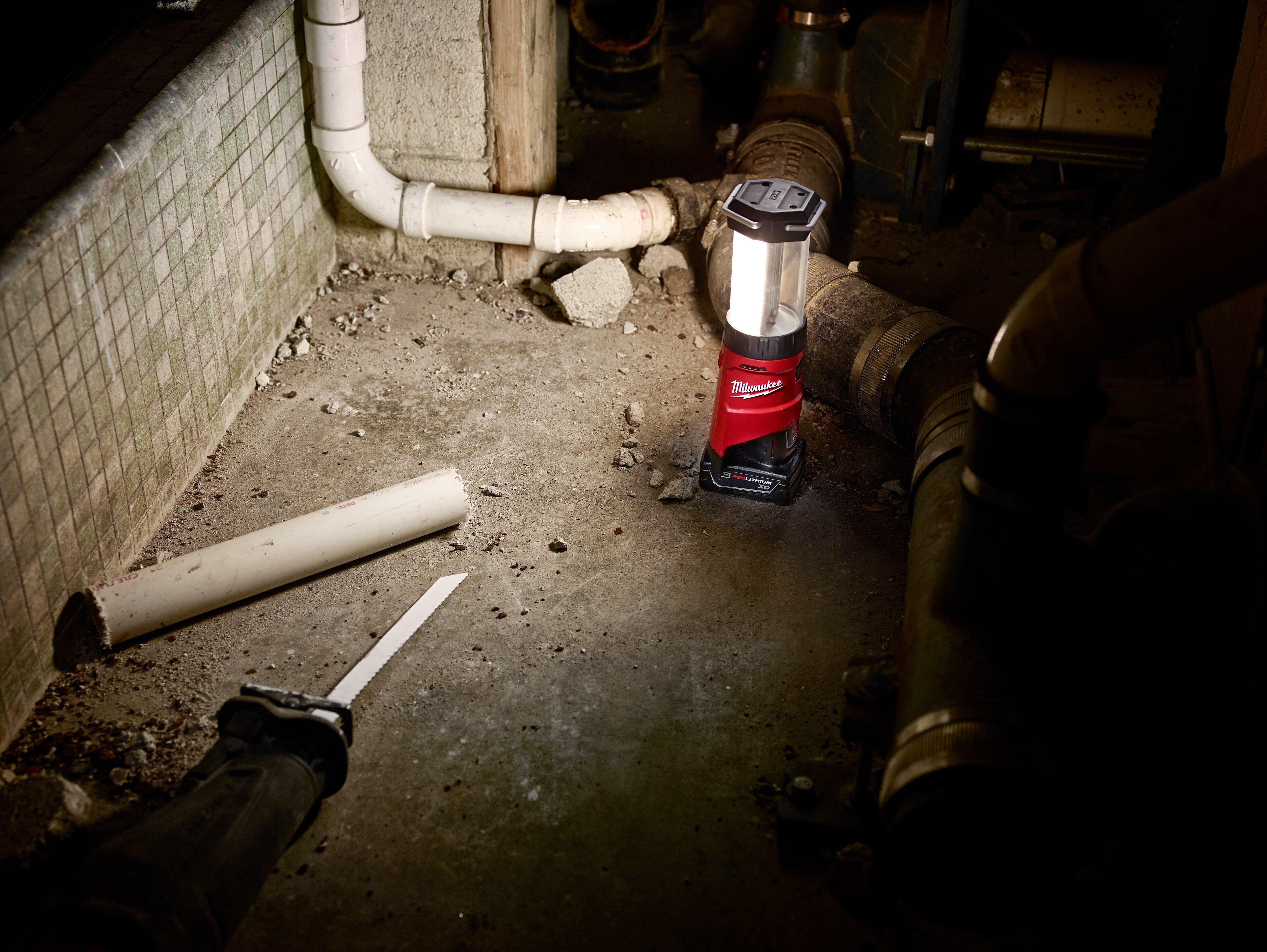 Milwaukee&reg; LED Latern/Flood Light 