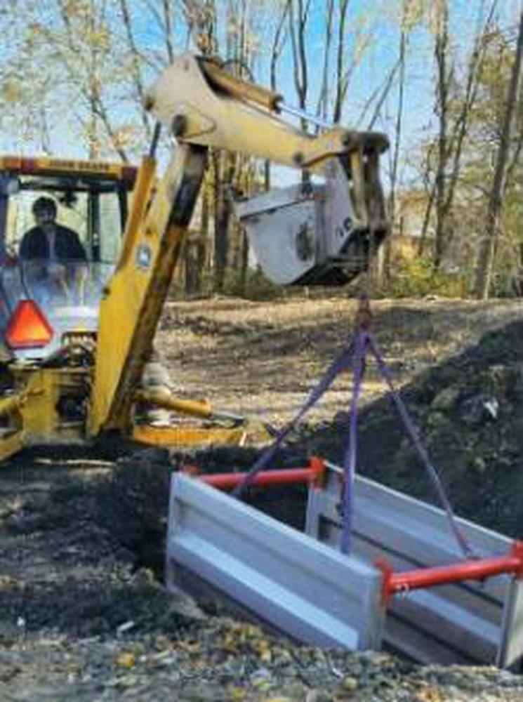 Kundel Aluminum Aluminum Modular Trench Box Kit (Spreaders Sold Separately) 