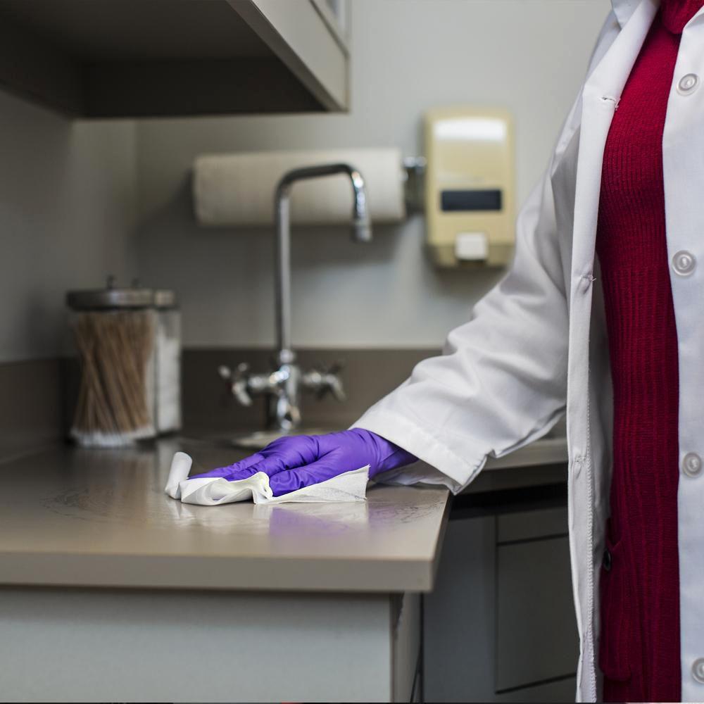 Kimtech&trade; White 9 x 11 in. Pre-Saturated Wiper in White 