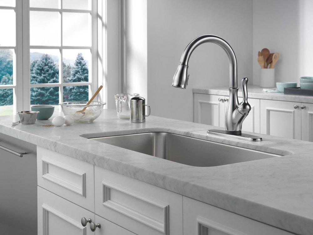 Delta Faucet Arctic Stainless Single Handle Pull Down Touch Activated Kitchen Faucet 