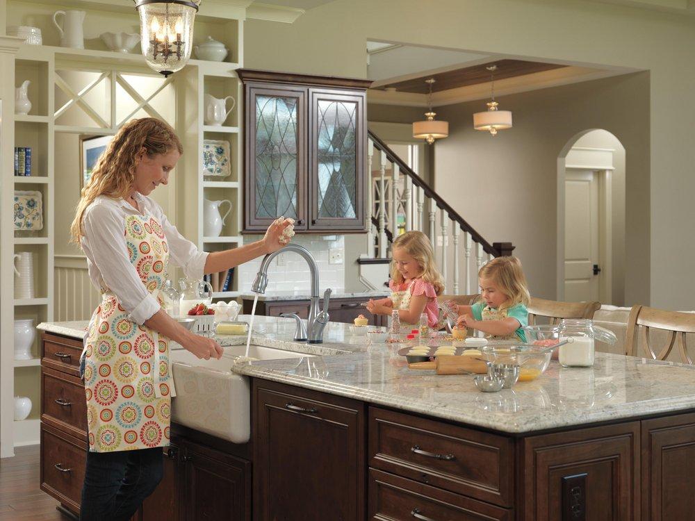 Delta Faucet Arctic Stainless Single Handle Pull Down Touch Activated Kitchen Faucet 