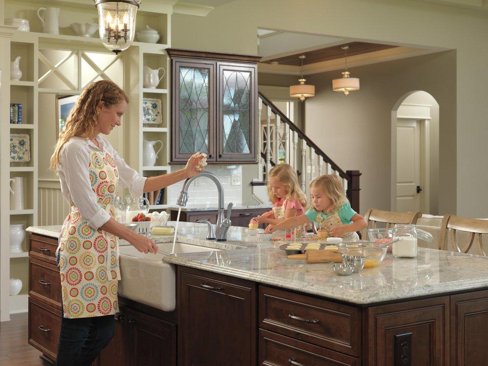 Delta Faucet Arctic Stainless Single Handle Pull Down Touch Activated Kitchen Faucet 