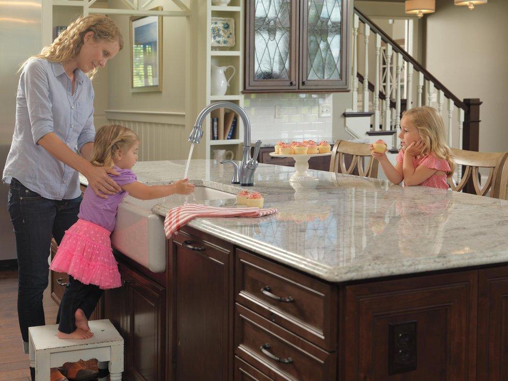 Delta Faucet Arctic Stainless Single Handle Pull Down Touch Activated Kitchen Faucet 