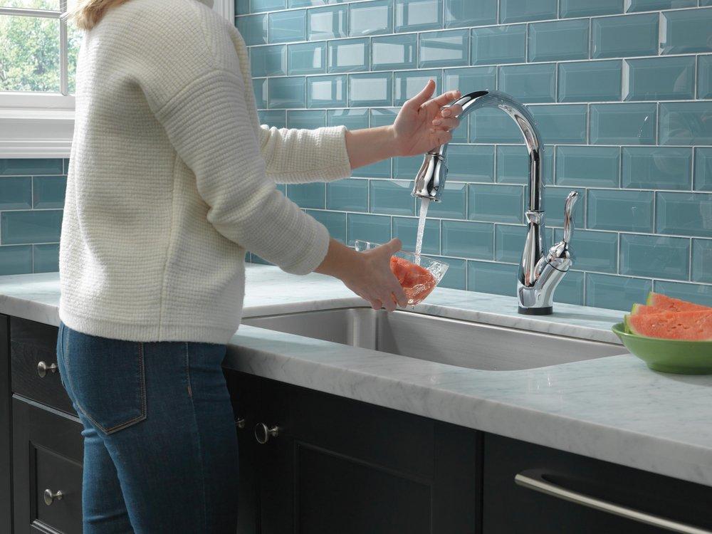 Delta Faucet Chrome Single Handle Pull Down Touch Activated Kitchen Faucet 