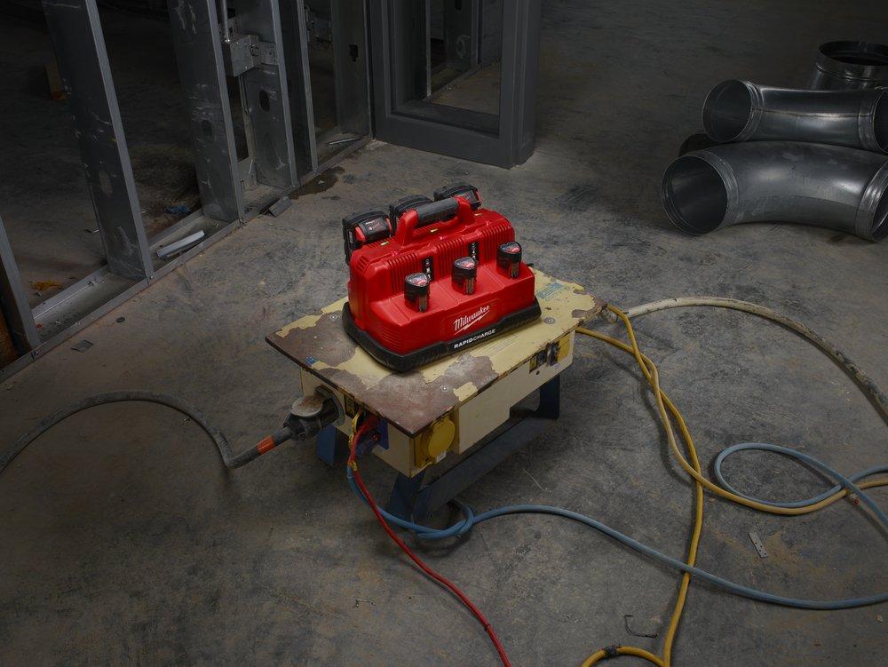 Milwaukee&reg; Red Rapid Charge Station 