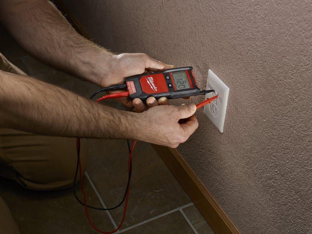Milwaukee&reg; Red Auto Voltage or Continuity Teste 