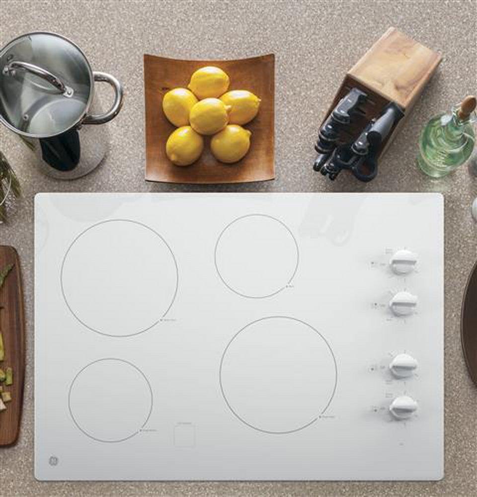 GE&reg; True White 4 Burner Smoothtop Cooktop 