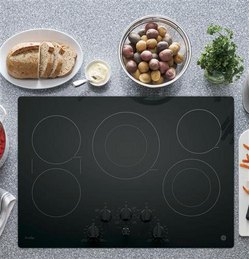 GE&reg; Black 5 Burner Smoothtop Cooktop 