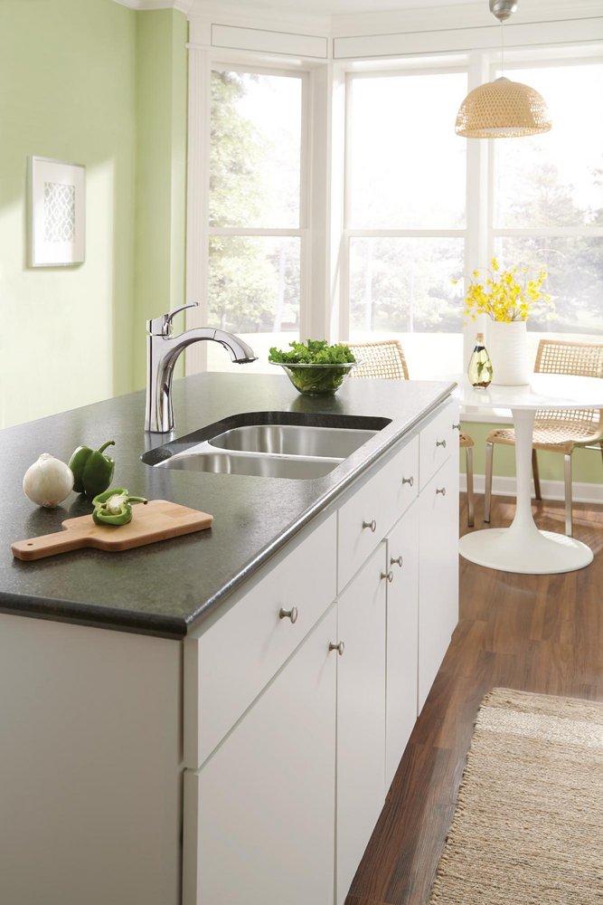 Moen Chrome Single Handle Pull Out Kitchen Faucet 