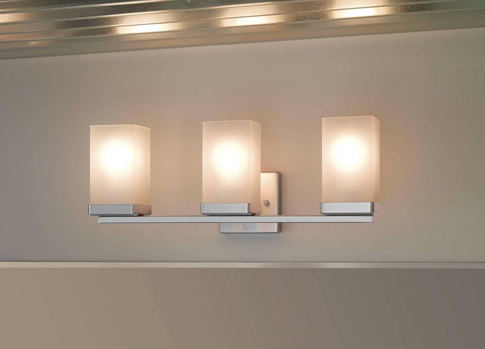 Moen Polished Chrome 3-Globe Light Fixture 