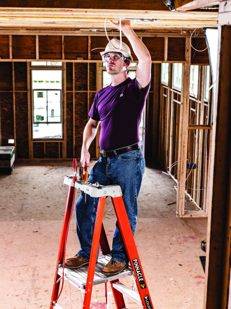 Louisville Ladder Orange Fiberglass 300 lb Platform Ladder 