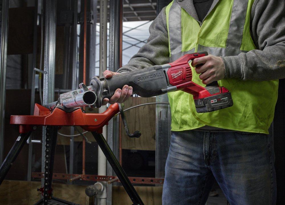 Milwaukee&reg; Black Reciprocating Saw Kit 