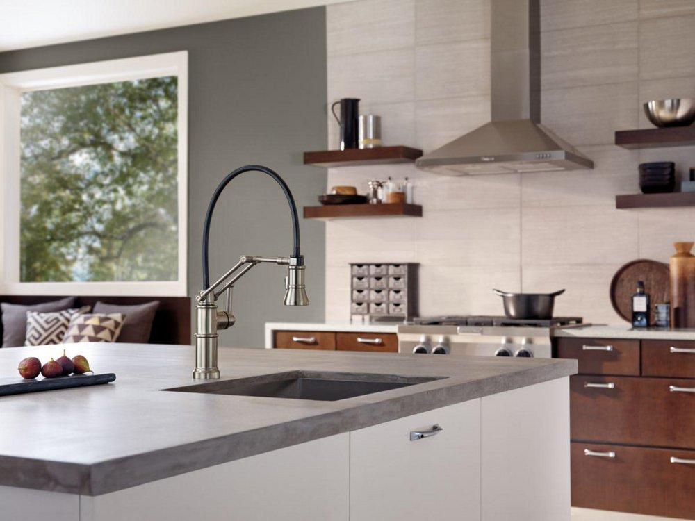 Brizo Brilliance&reg; Stainless Single Handle Pull Down Kitchen Faucet 