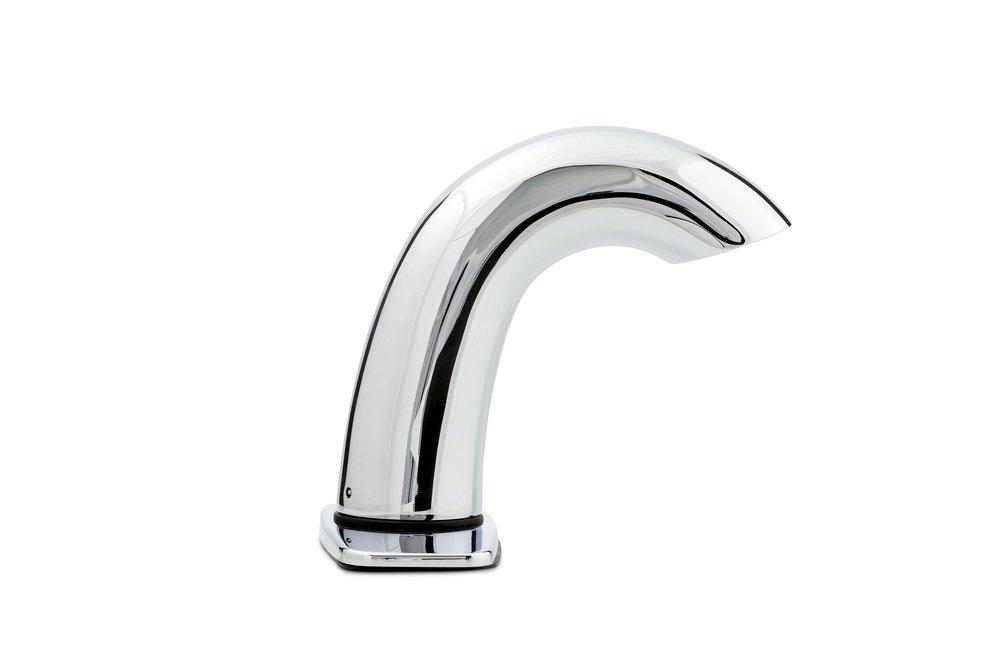 Zurn Polished Chrome 1.2 gpm Battery Sensor Faucet with 4 in. Cover Plate 