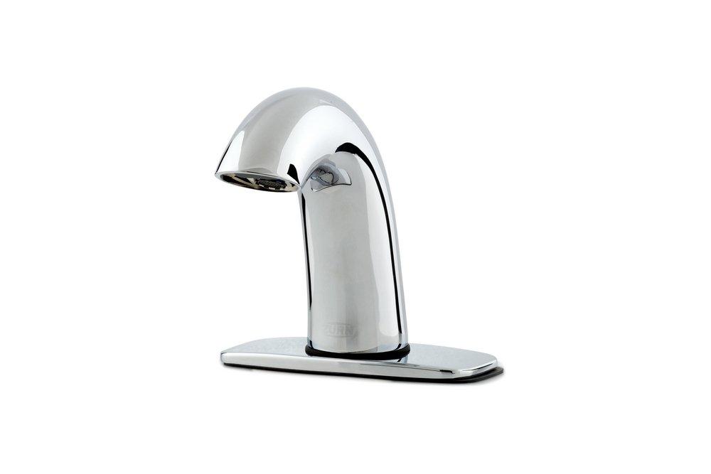 Zurn Polished Chrome 1.2 gpm Battery Sensor Faucet with 4 in. Cover Plate 