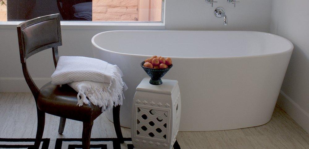 Hydro Systems White 64 x 31 in. Hydroluxe Solid Surface Oval Whirlpool with Center Drain 