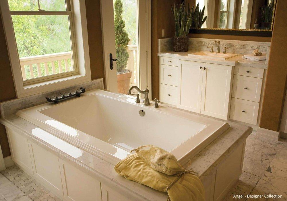 Hydro Systems White 60 x 48 in. 60 gal Acrylic and Reinforced Fiberglass Corner Drop-In Bathtub with Right Drain 