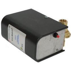 Threaded 3/8 in. Universal Water Feeder