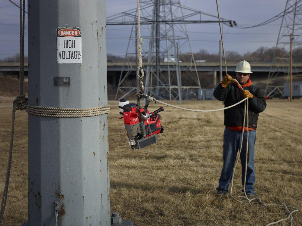 Milwaukee&reg; M18 FUEL 1-1/2 LINEMAN MAG DRILL 