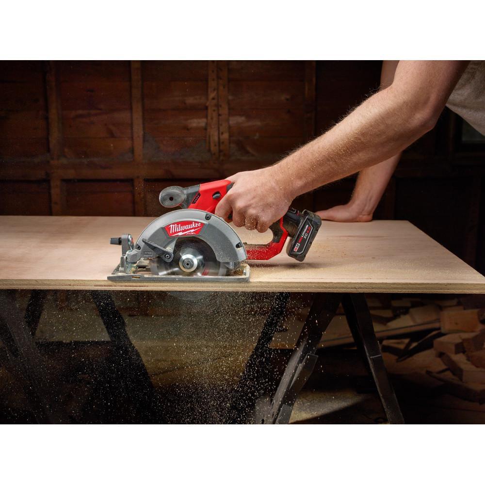 Milwaukee&reg; Red Circulating Saw Tool 