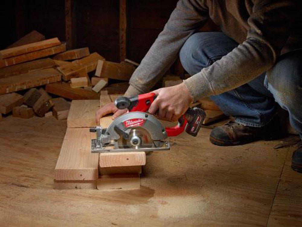 Milwaukee&reg; Red Circulating Saw Tool 