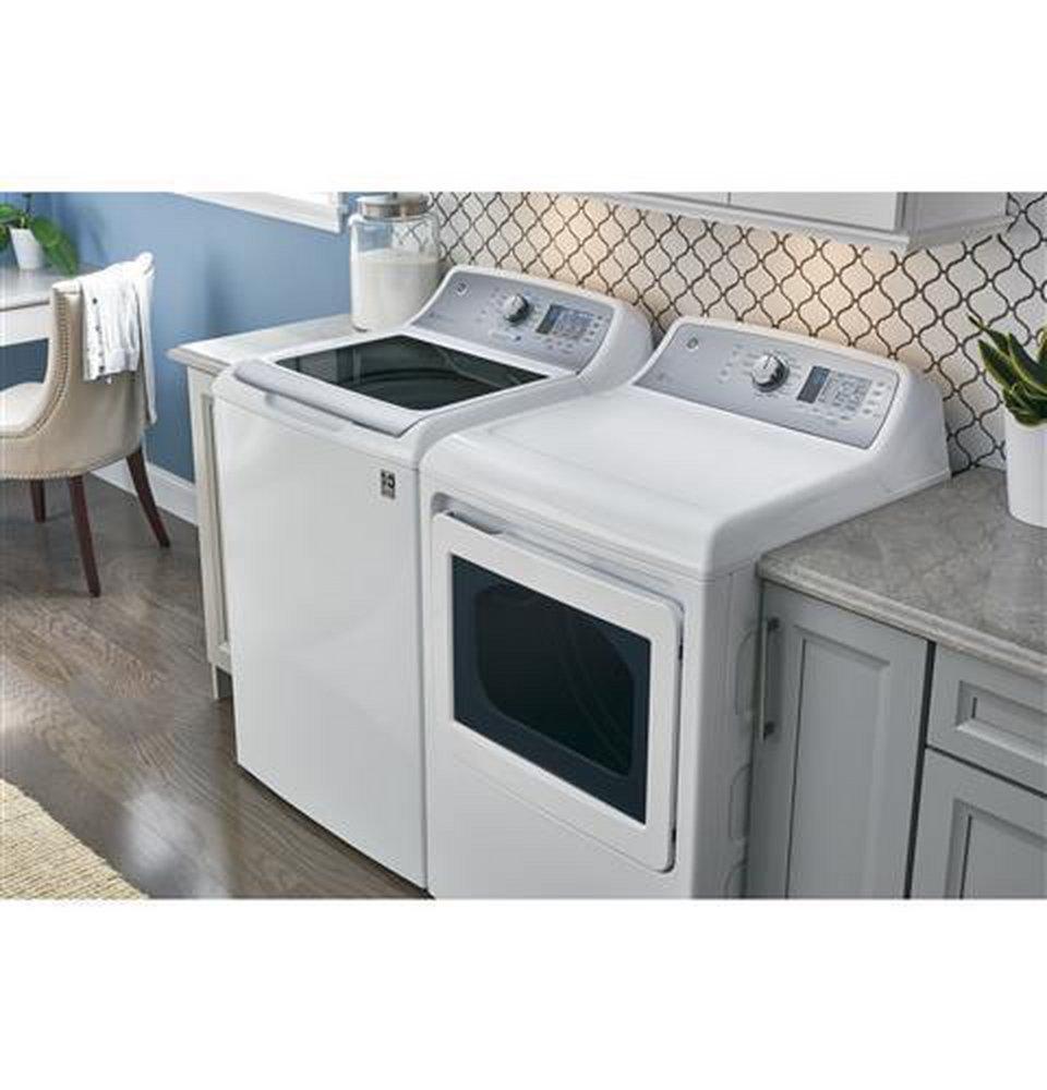 GE&reg; White 27 in. 7.4 cu. ft. Electric Dryer 