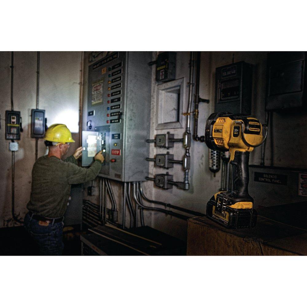 DEWALT Yellow/Black 20V Jobsite Spotlight 