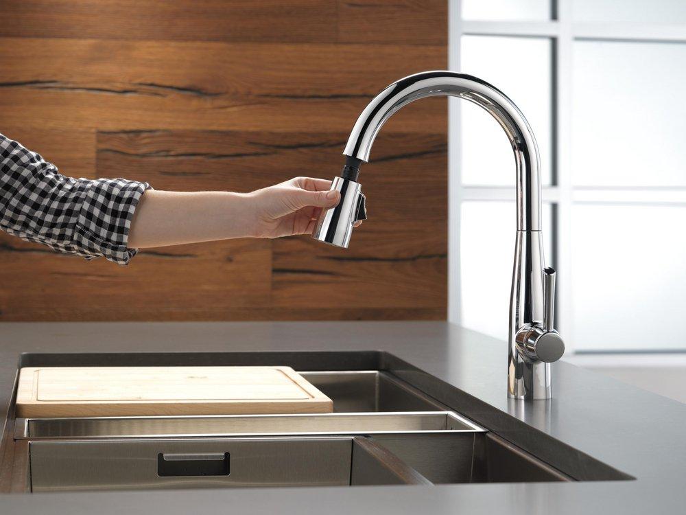 Delta Faucet Chrome Single Handle Pull Down Kitchen Faucet 